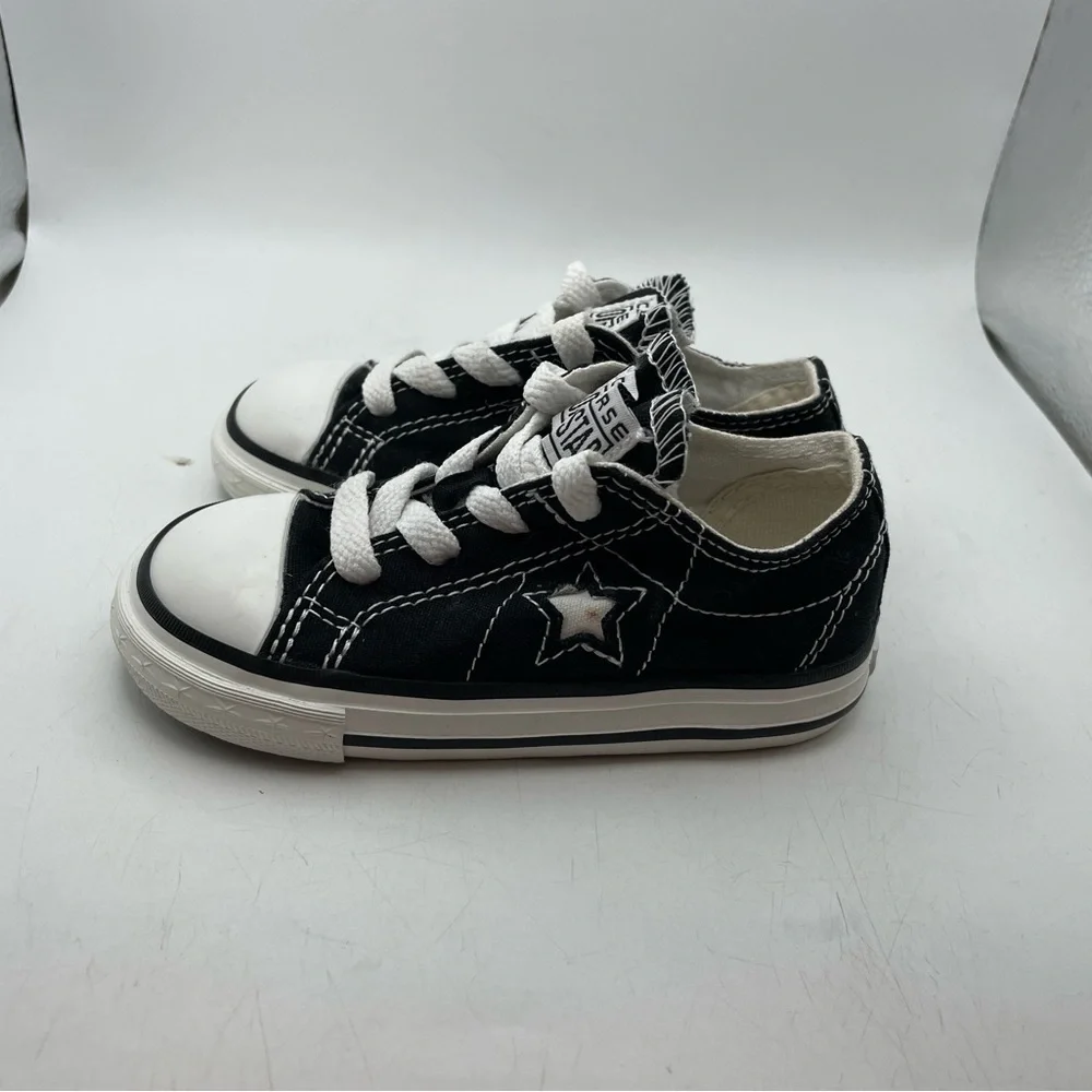 Converse One Star infant Black Star Sneakers size 7